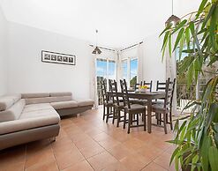 Villa in Lloret de Mar With Private Pool