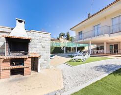 Villa in Lloret de Mar With Private Pool