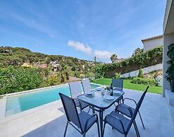 Villa in Lloret de Mar With Private Pool