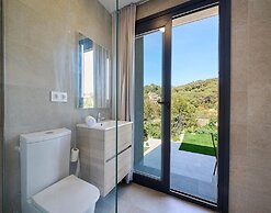 Villa in Lloret de Mar With Private Pool