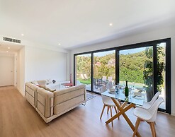 Villa in Lloret de Mar With Private Pool