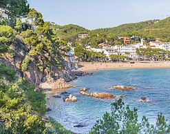 Villa in Llafranc With Pool & Beach Views