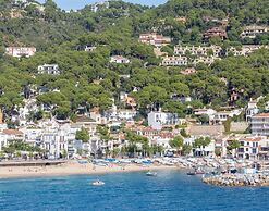 Villa in Llafranc With Pool & Beach Views