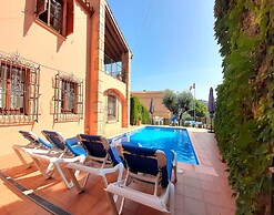 Villa in Llafranc With Pool & Beach Views