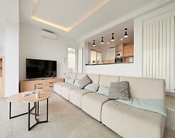 Beautiful Villa With Terrace Near Beach