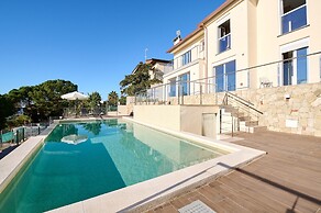 Beautiful Villa With Terrace Near Beach