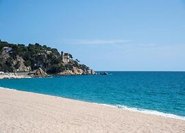 Beautiful Villa With Terrace Near Beach
