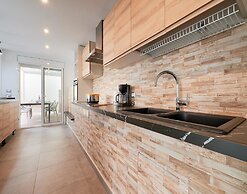 Beautiful Villa With Terrace Near Beach