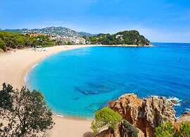 Beautiful Villa With Terrace Near Beach