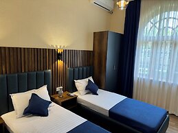 Shakuri guest house