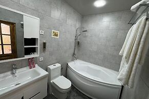 Shakuri guest house