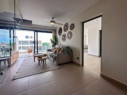 4 Bedroom Beach Penthouse w Private Rooftop