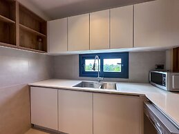 4 Bedroom Beach Penthouse w Private Rooftop