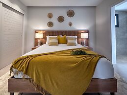 4 Bedroom Beach Penthouse w Private Rooftop