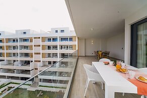 4 Bedroom Beach Penthouse w Private Rooftop