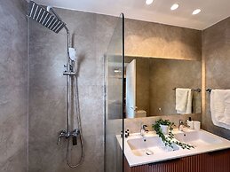 4 Bedroom Beach Penthouse w Private Rooftop