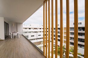 4 Bedroom Beach Penthouse w Private Rooftop
