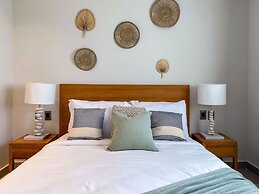 4 Bedroom Beach Penthouse w Private Rooftop