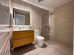 4 Bedroom Beach Penthouse w Private Rooftop