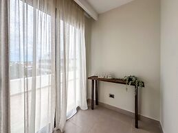 4 Bedroom Beach Penthouse w Private Rooftop