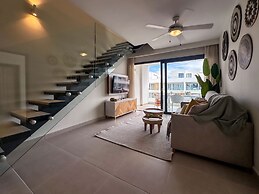4 Bedroom Beach Penthouse w Private Rooftop
