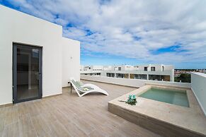 4 Bedroom Beach Penthouse w Private Rooftop