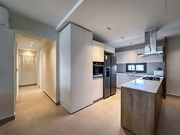4 Bedroom Beach Penthouse w Private Rooftop