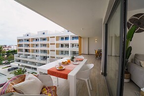 4 Bedroom Beach Penthouse w Private Rooftop