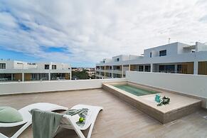 4 Bedroom Beach Penthouse w Private Rooftop