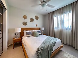 4 Bedroom Beach Penthouse w Private Rooftop