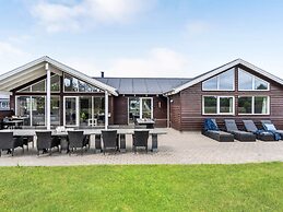 5 Star Holiday Home in Albaek