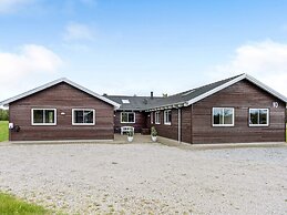 5 Star Holiday Home in Albaek