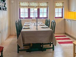 6 Person Holiday Home in Roros