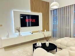 Luxury 1BR 5 star Apt Burj Khalifa View