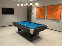 Luxury 1BR 5 star Apt Burj Khalifa View