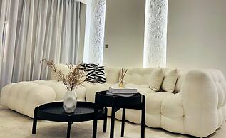 Luxury 1BR 5 star Apt Burj Khalifa View