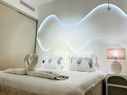 Luxury 1BR 5 star Apt Burj Khalifa View