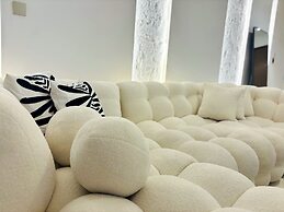 Luxury 1BR 5 star Apt Burj Khalifa View