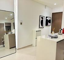 Luxury 1BR 5 star Apt Burj Khalifa View