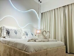Luxury 1BR 5 star Apt Burj Khalifa View