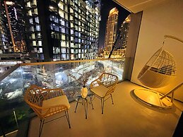 Luxury 1BR 5 star Apt Burj Khalifa View