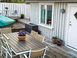 2 Person Holiday Home in Hono