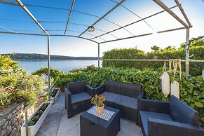 Seaside Apartment in Rab