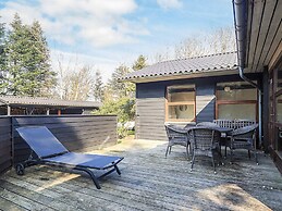 6 Person Holiday Home in Spottrup