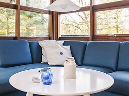 6 Person Holiday Home in Spottrup