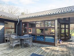 6 Person Holiday Home in Spottrup