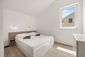 Sea View Vacation Apartment in Cres