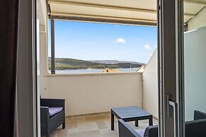 Sea View Vacation Apartment in Cres