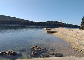 Sea View Vacation Apartment in Cres