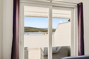 Sea View Vacation Apartment in Cres